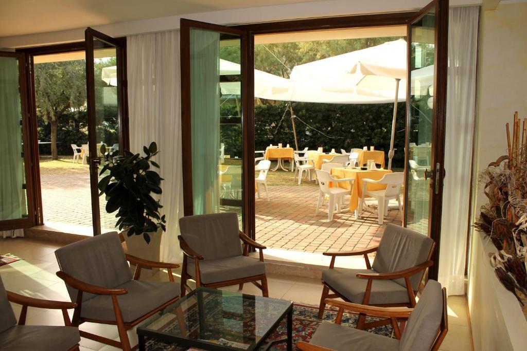 Hotel Astor B&B Лидо-ди-Классе Экстерьер фото