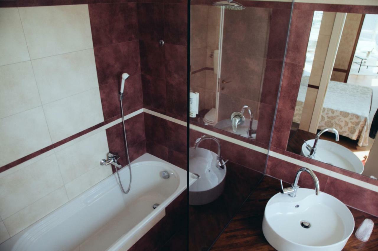 Hotel Astor B&B Лидо-ди-Классе Экстерьер фото